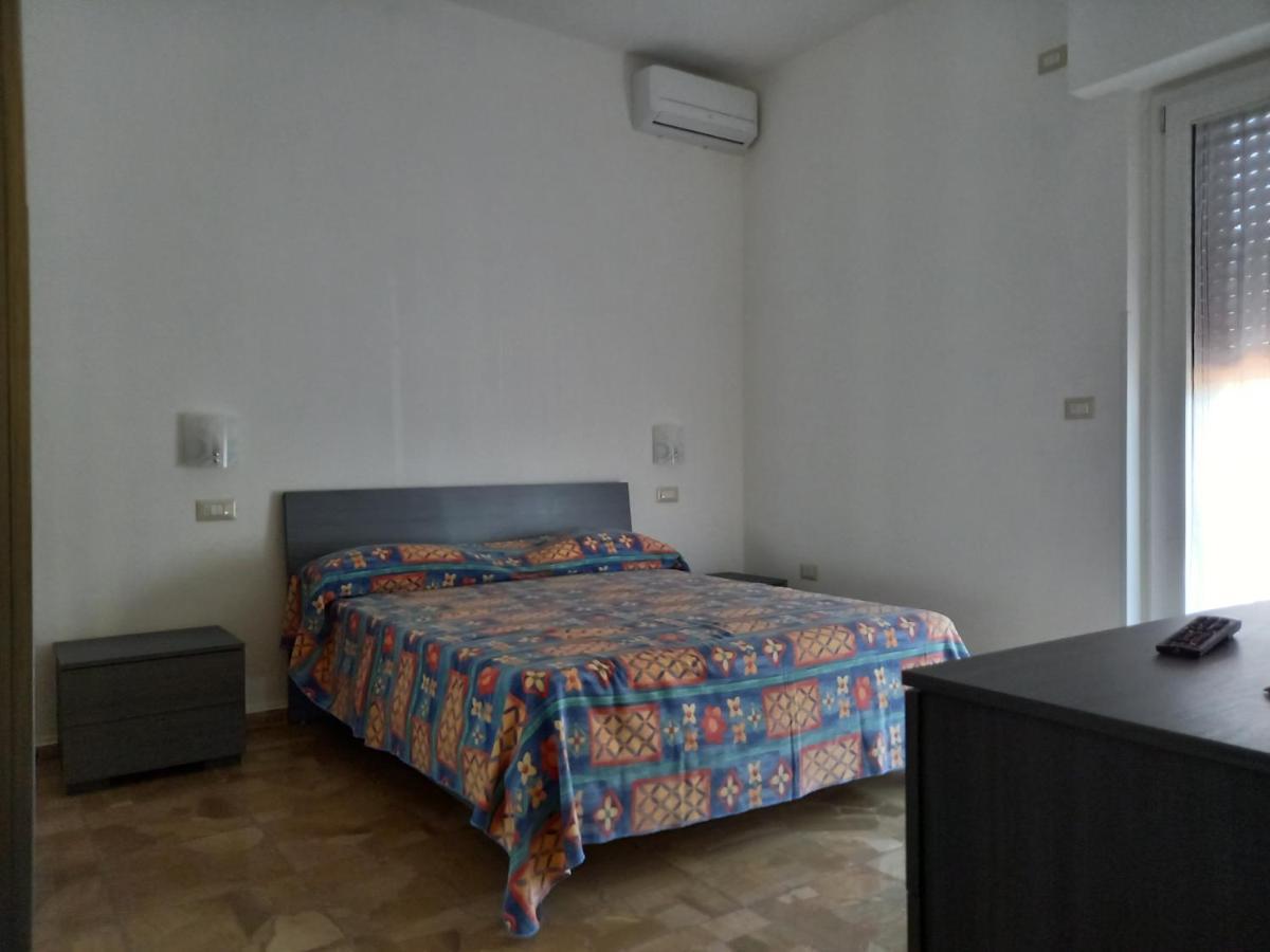 B&B La Vela Villa Rosa Di Martinsicuro Buitenkant foto